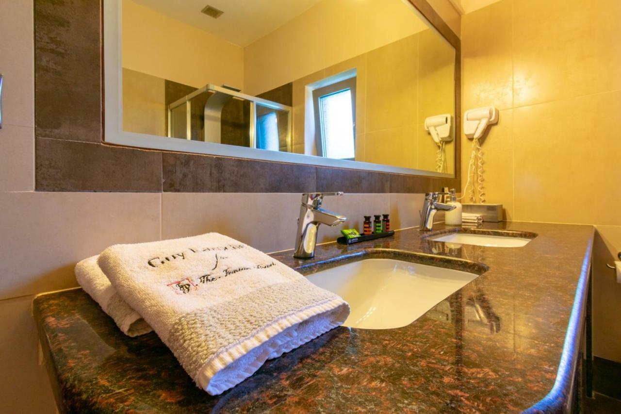 מסונגי Ionian Pearl Luxury Spa Villa מראה חיצוני תמונה